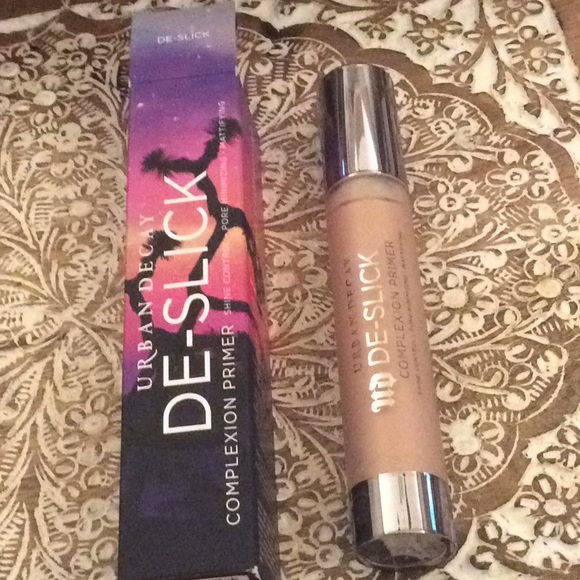 NIB URBAN DECAY De Slick Complexion Primer - Picture 2 of 3